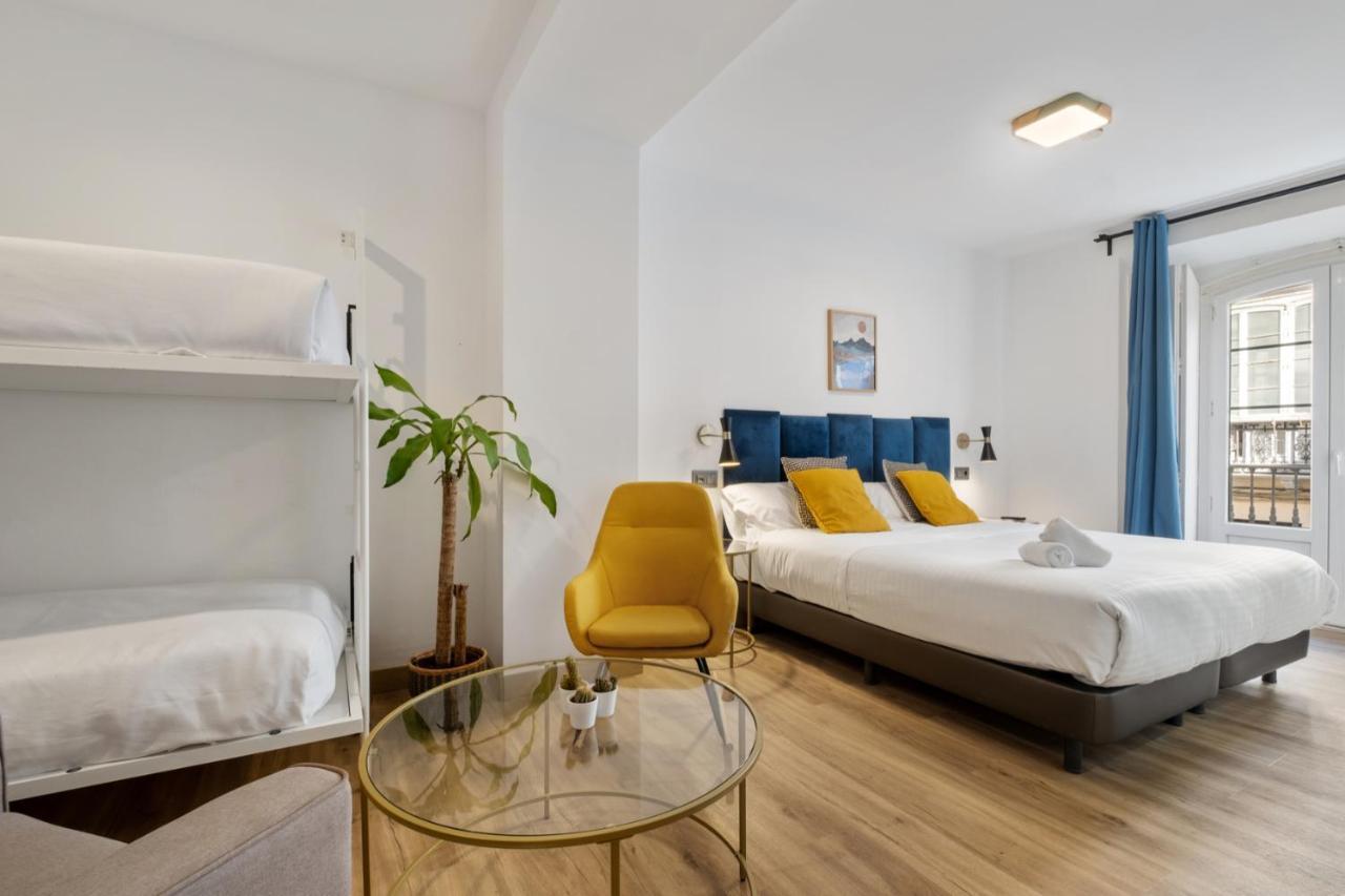 Malaga City Suites Luaran gambar