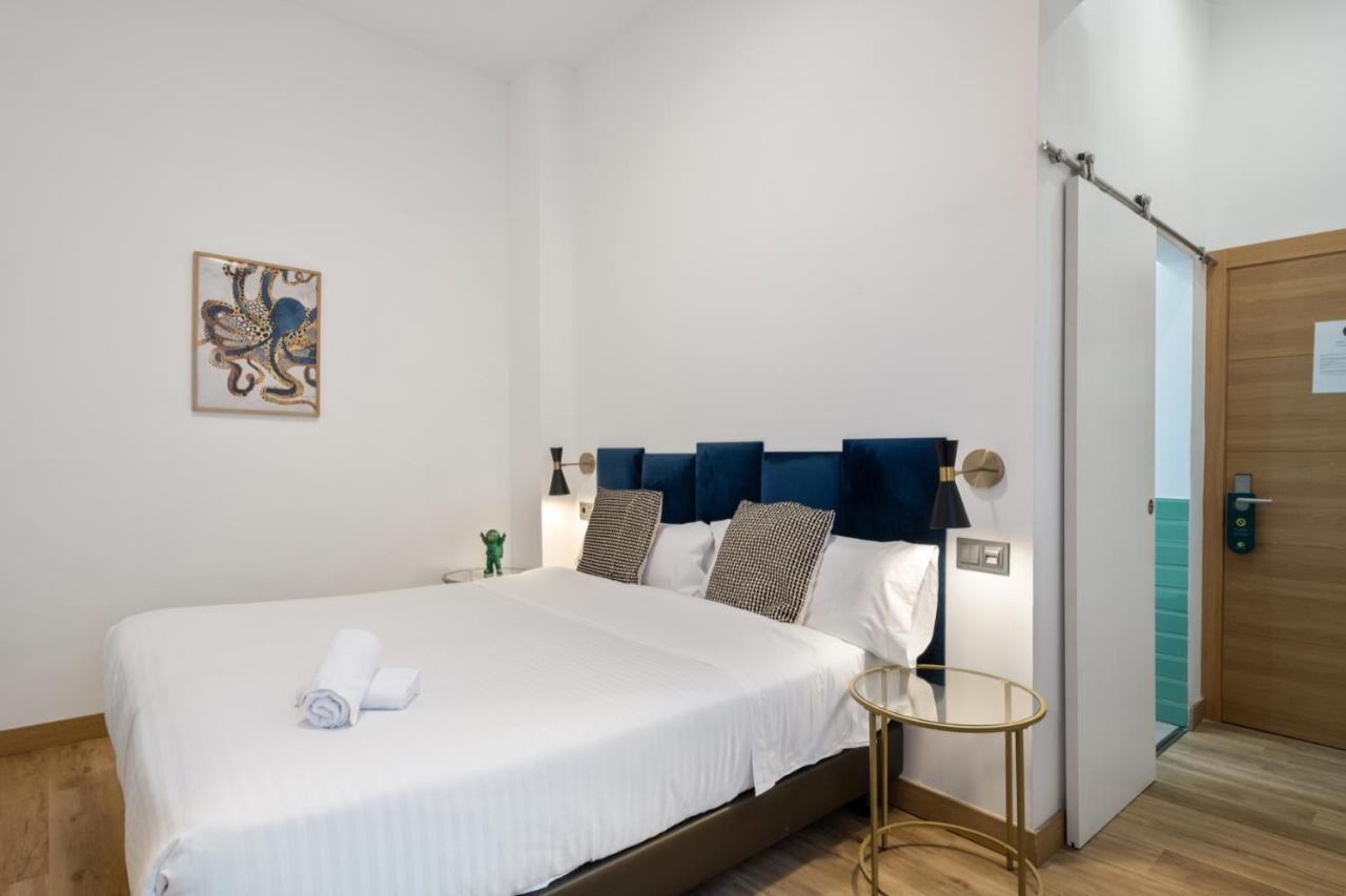 Malaga City Suites Luaran gambar