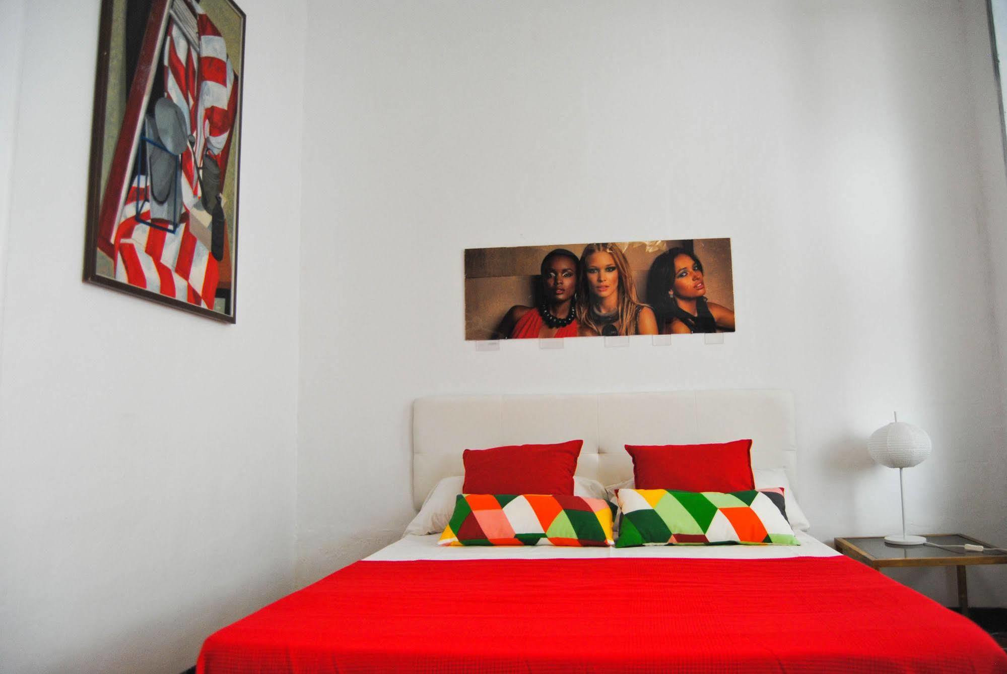 Malaga City Suites Luaran gambar